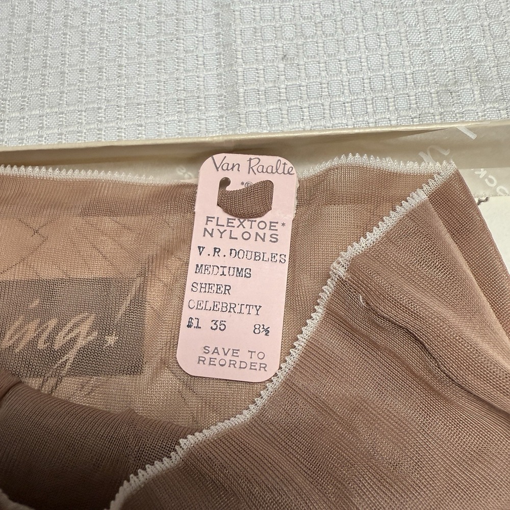 4-Vtg 50s VAN RAALTE Sheer Celebrity 8.5M Nylon Hose Stockings Seams New 2 Boxes - Picture 4 of 4